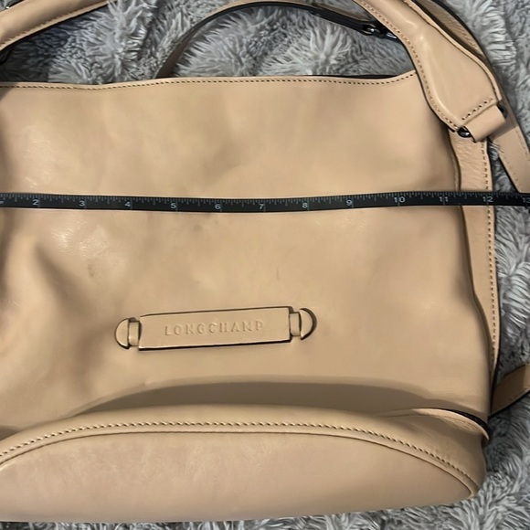 Longchamp classic leather cross body 3D bag in light beige - Picture 3 of 16